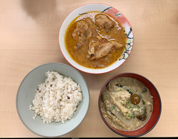 鶏肉のトマトチーズ煮